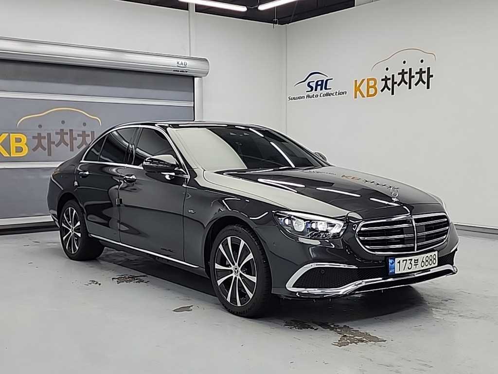 Mercedes Benz E class - Vista 3