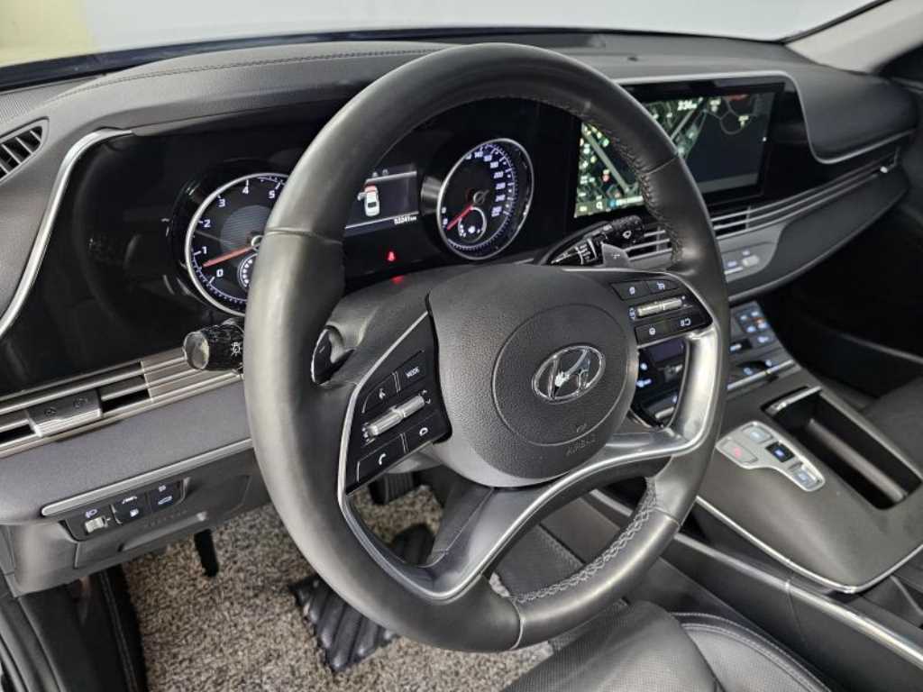 HYUNDAI Grandeur - Vista 9
