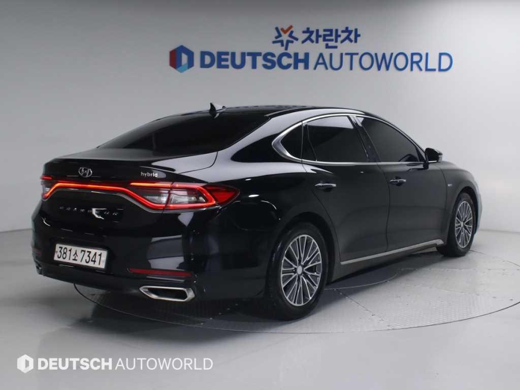 HYUNDAI Grandeur - Vista 2