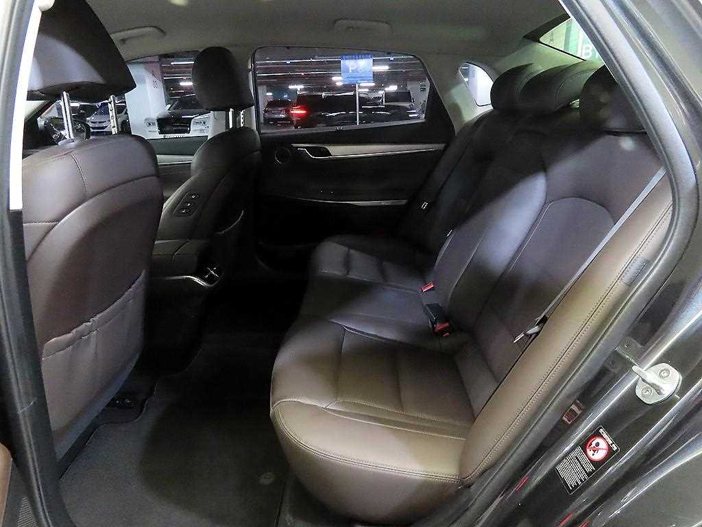 HYUNDAI Grandeur - Vista 7