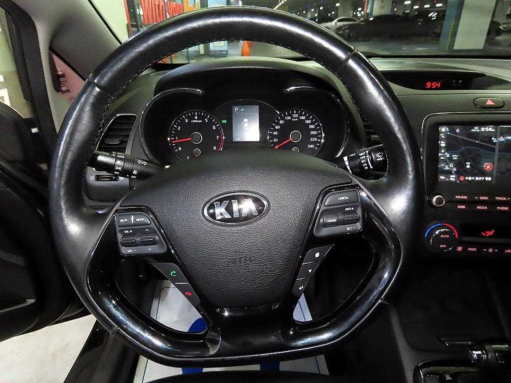 KIA K3 - Vista 8