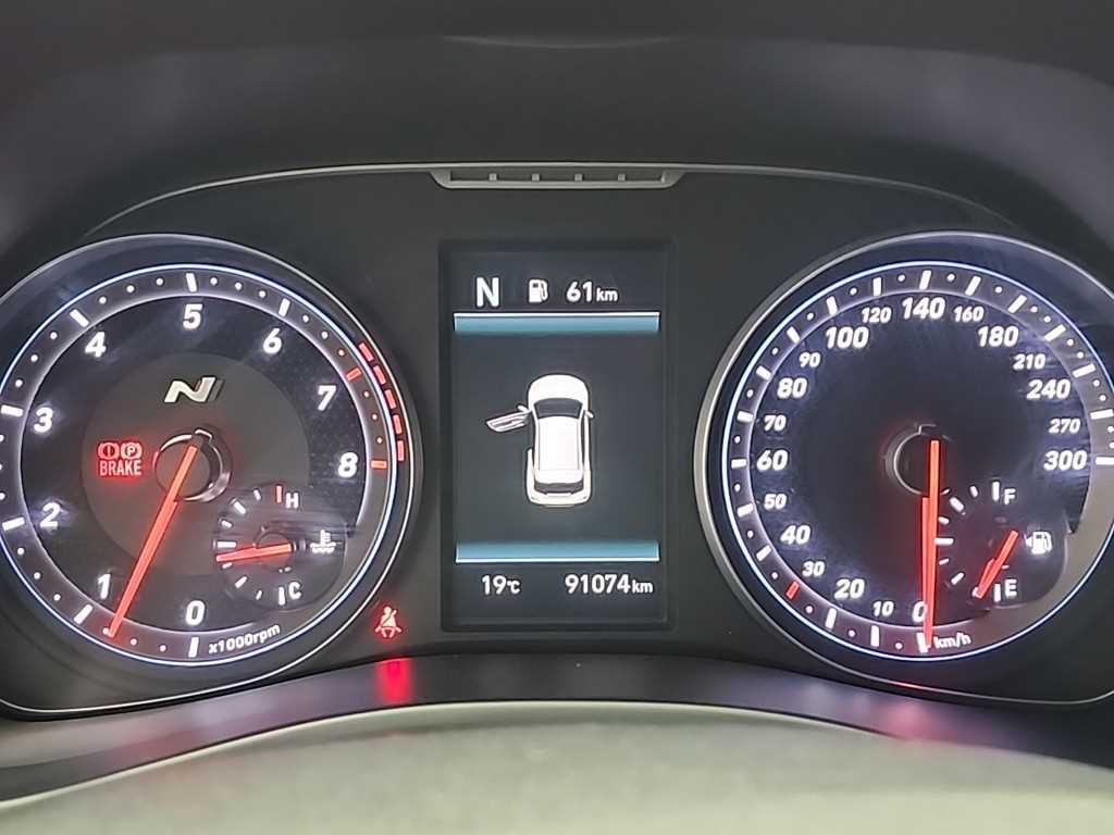 HYUNDAI Veloster - Vista 6