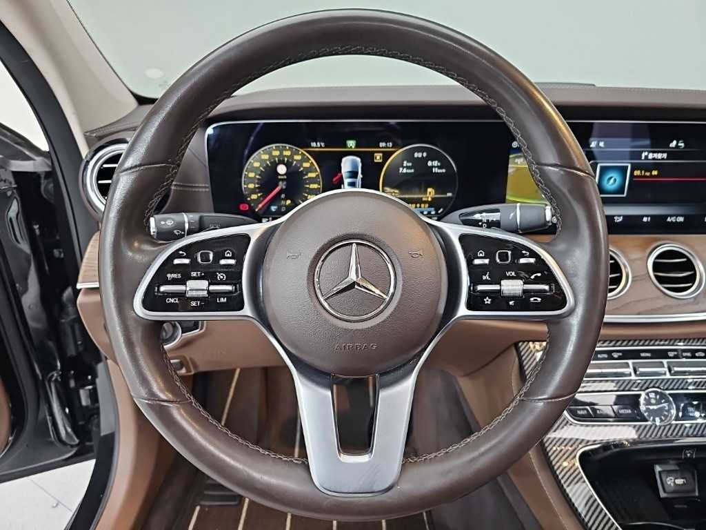 Mercedes Benz E class - Vista 9