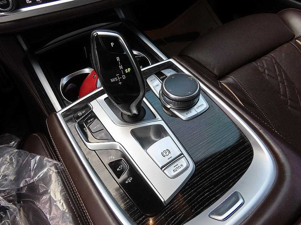 BMW 7 Series - Vista 11