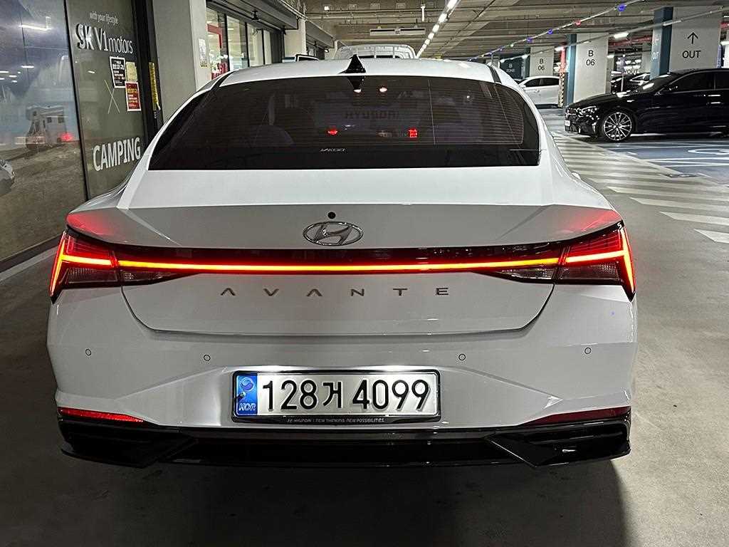 HYUNDAI Avante - Vista 6