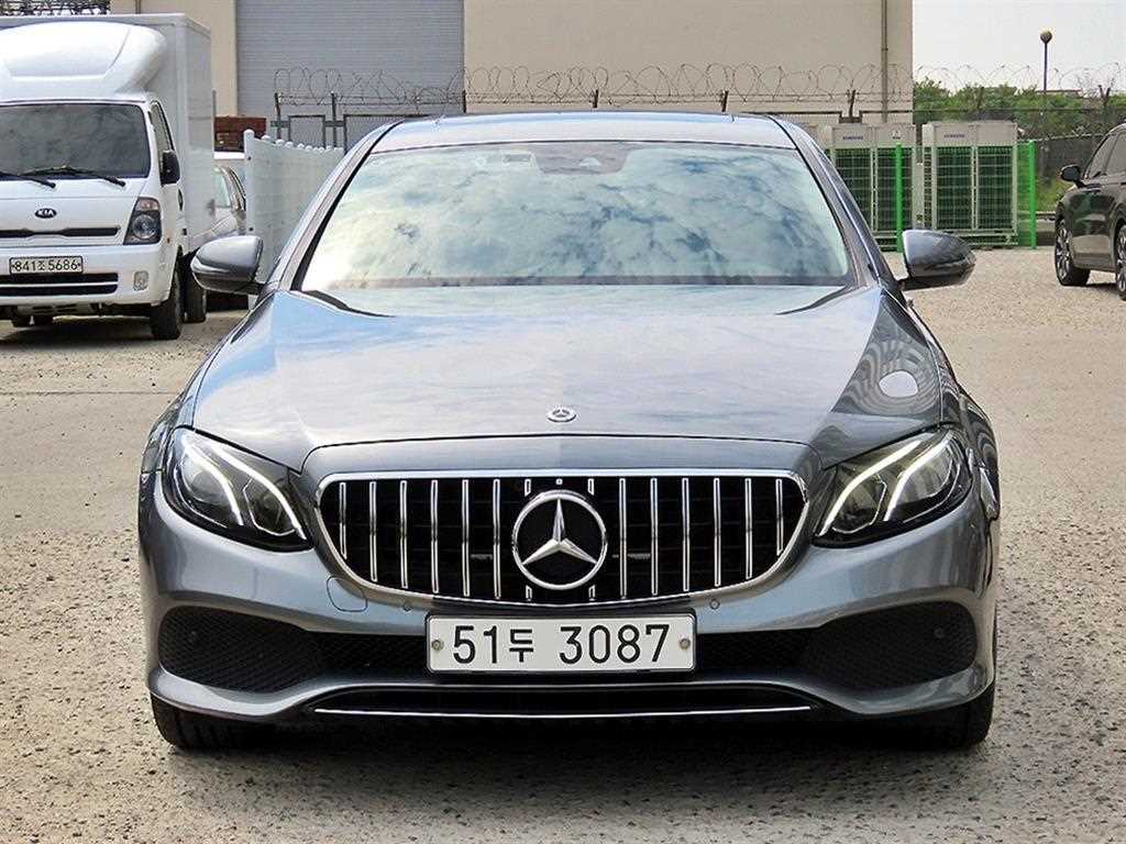 Mercedes Benz E class 2018 Gris - Importación desde Corea - HF Imports Iquique - Foto 1