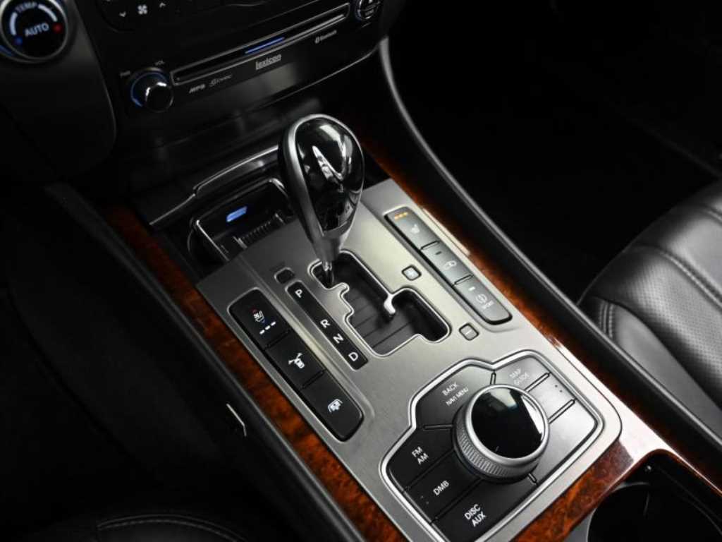 HYUNDAI Equus - Vista 9