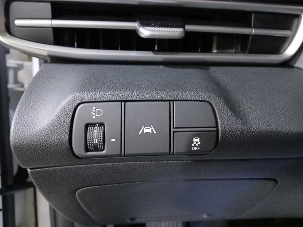 HYUNDAI Avante - Vista 11