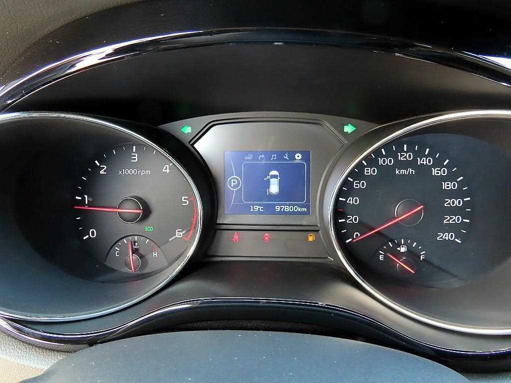 KIA Carnival - Vista 10