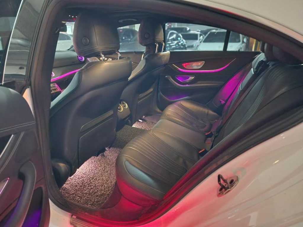 Mercedes Benz CLS Class - Vista 7