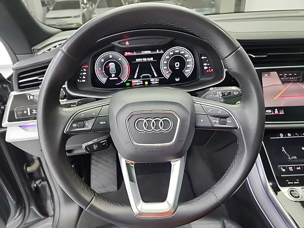 Audi Q8 - Vista 9