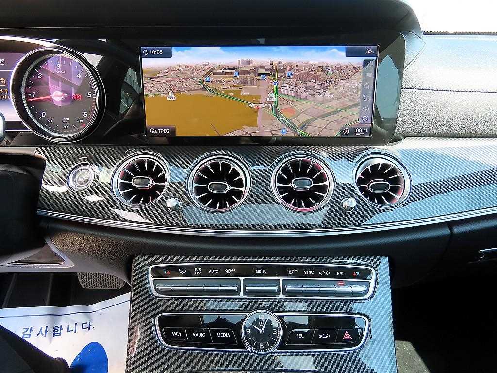 Mercedes Benz E class - Vista 12