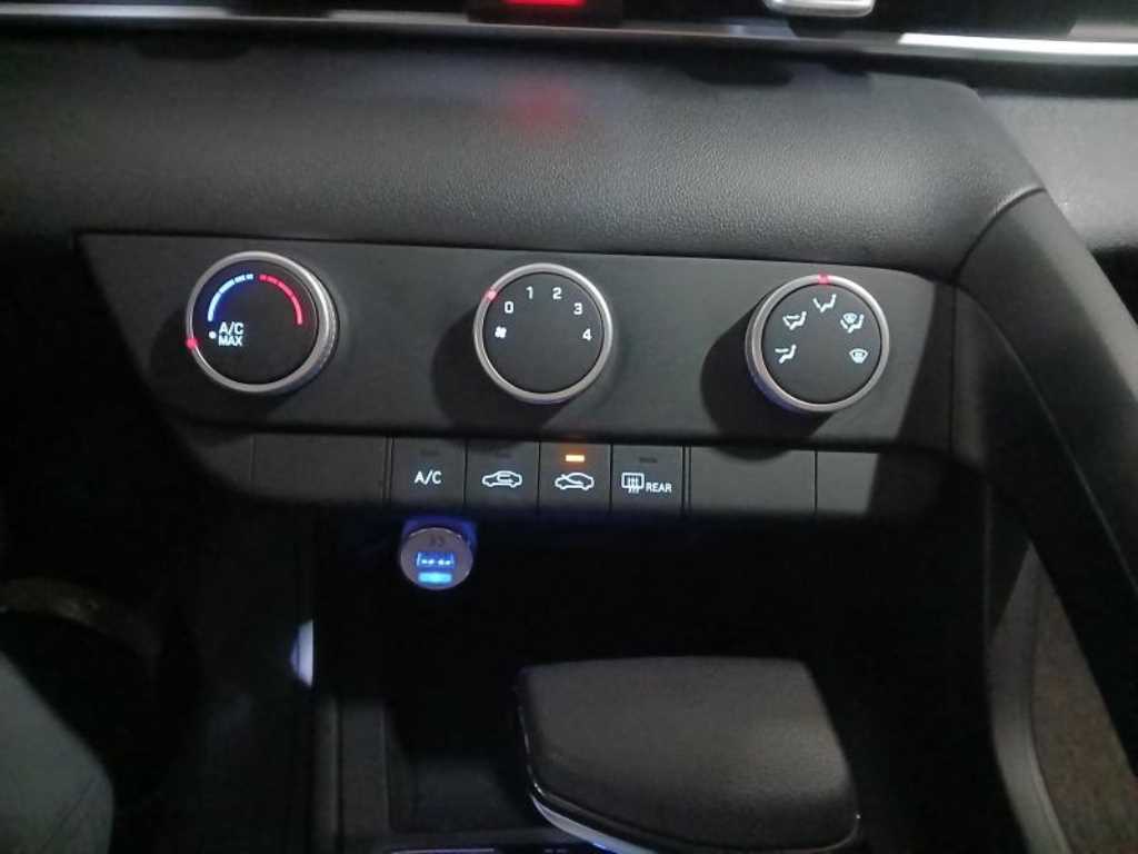 HYUNDAI Avante 2021 Blanco - Importación desde Corea - HF Imports Iquique - Foto 14