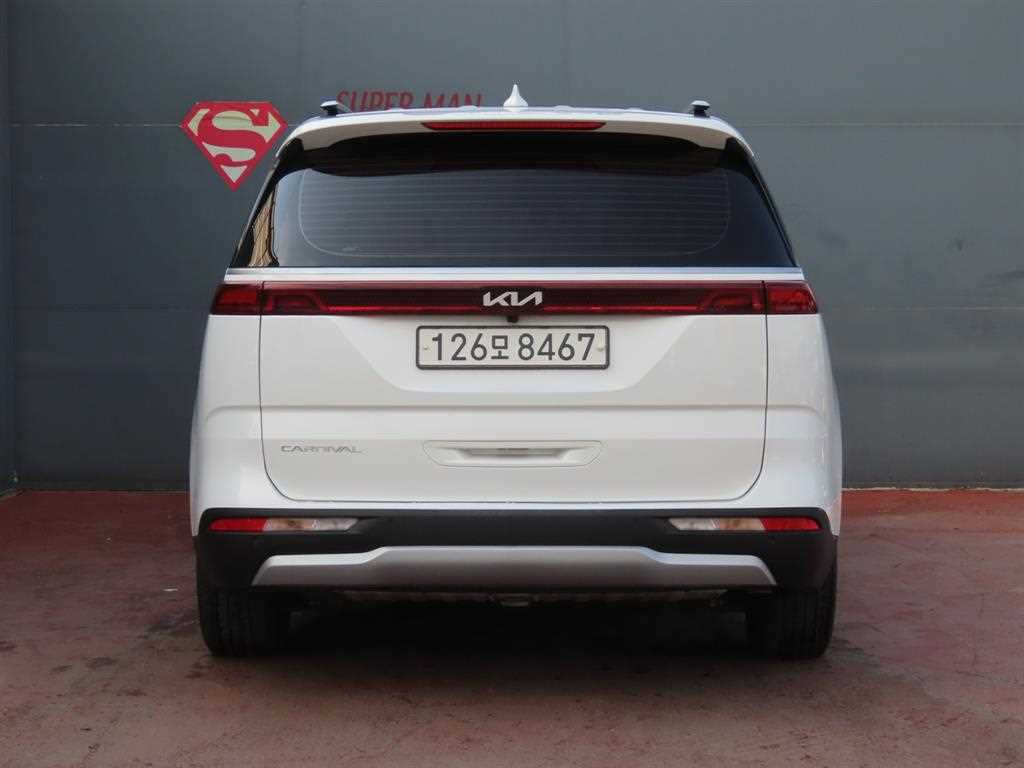 KIA Carnival - Vista 4