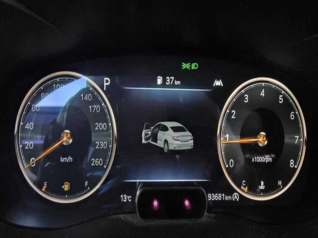 Genesis G70 - Vista 4