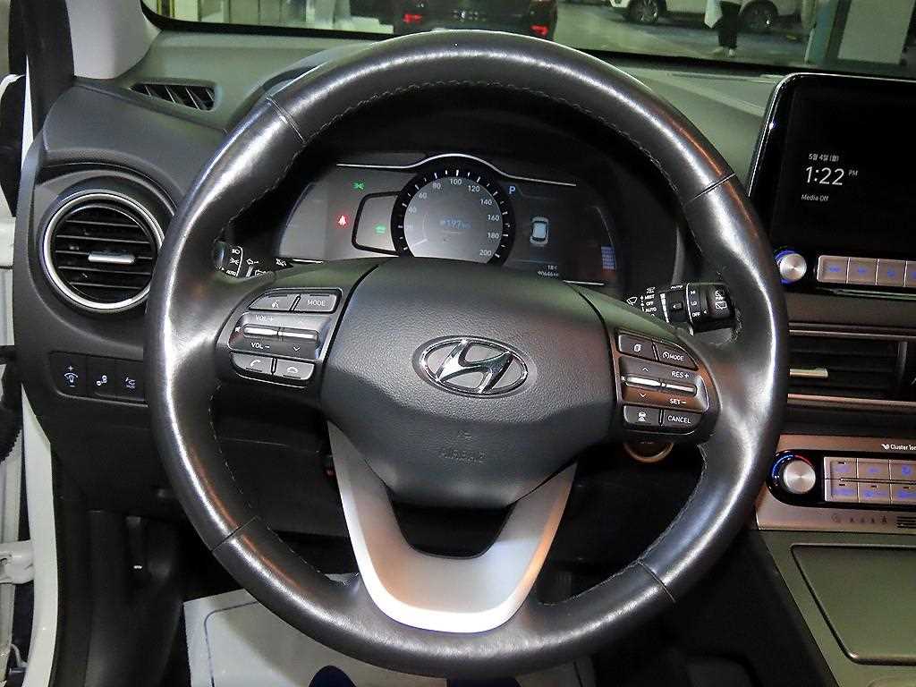 HYUNDAI Kona - Vista 8