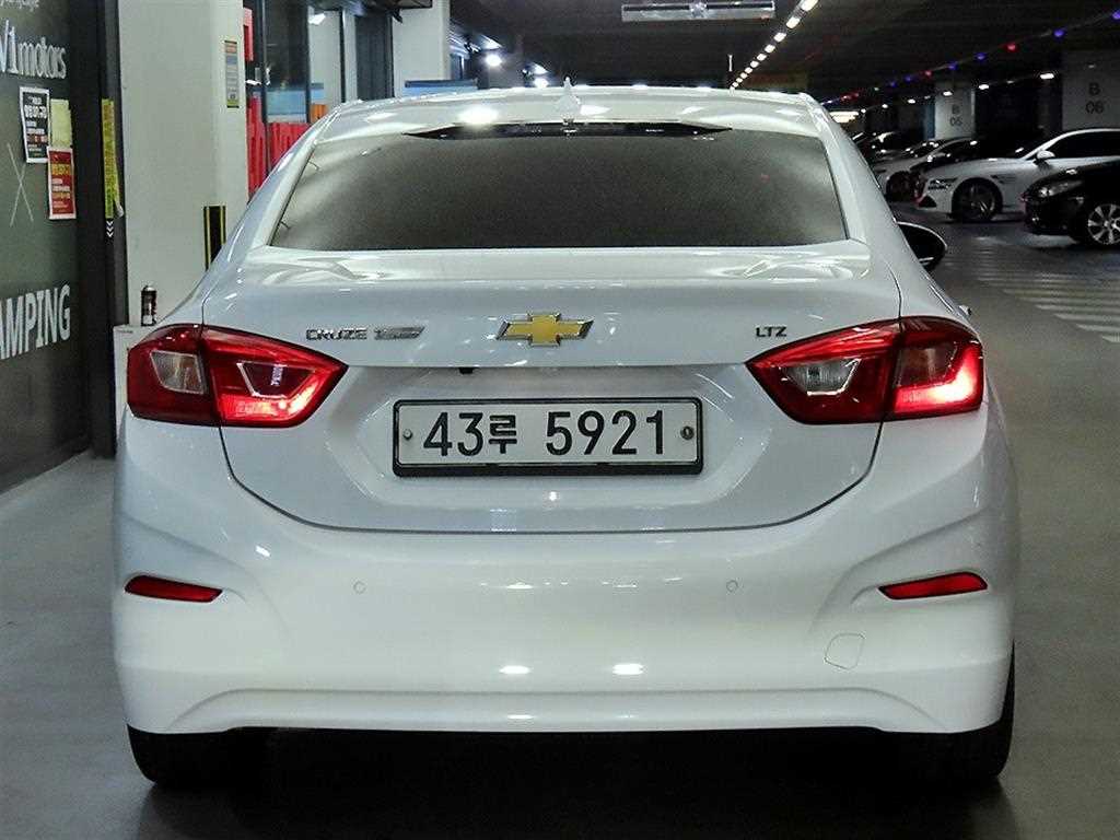 Chevrolet Cruise - Vista 5