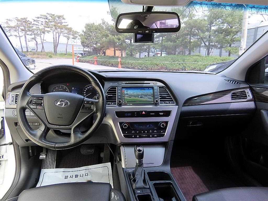 HYUNDAI Sonata - Vista 7