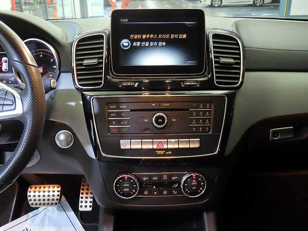 Mercedes Benz GLE Class - Vista 11