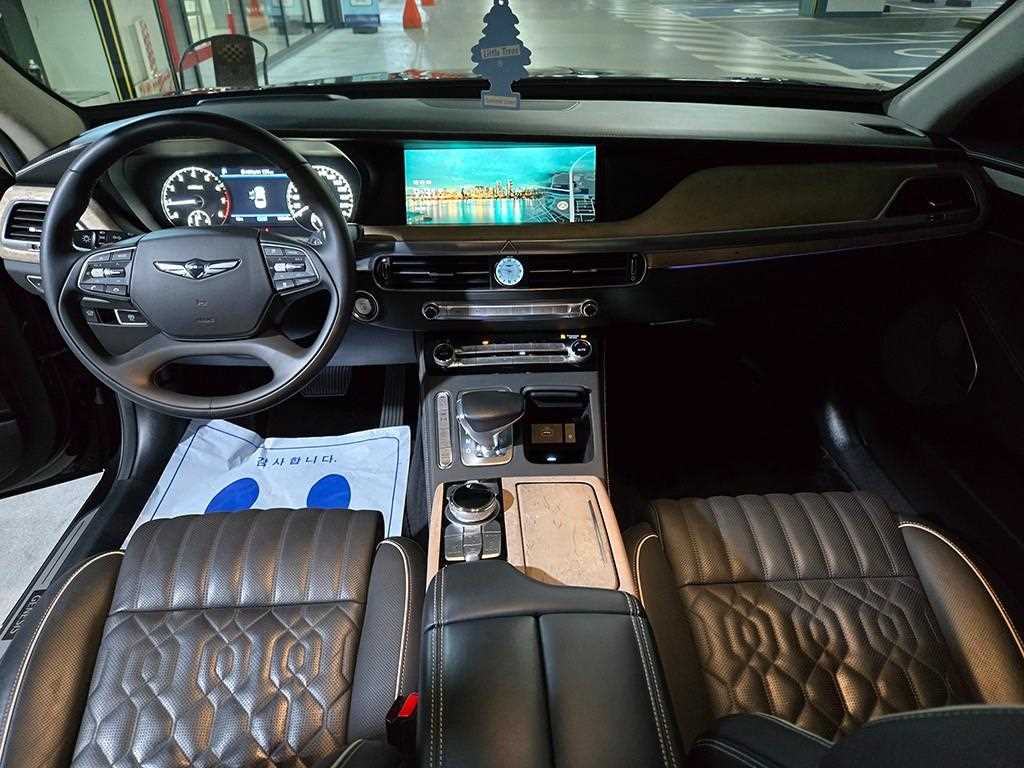 Genesis G90 - Vista 11