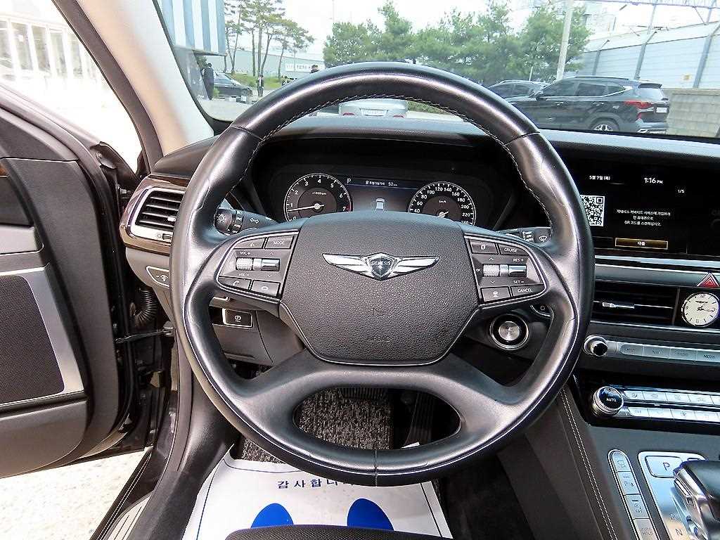 Genesis G90 - Vista 8