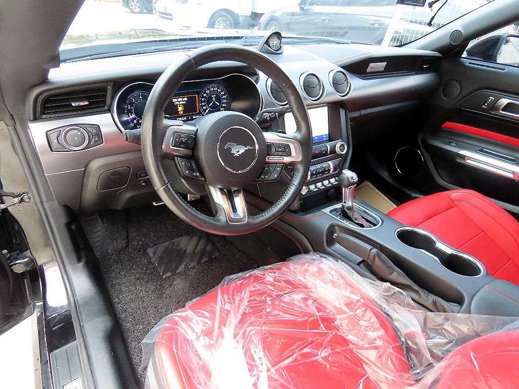 Ford Mustang - Vista 7