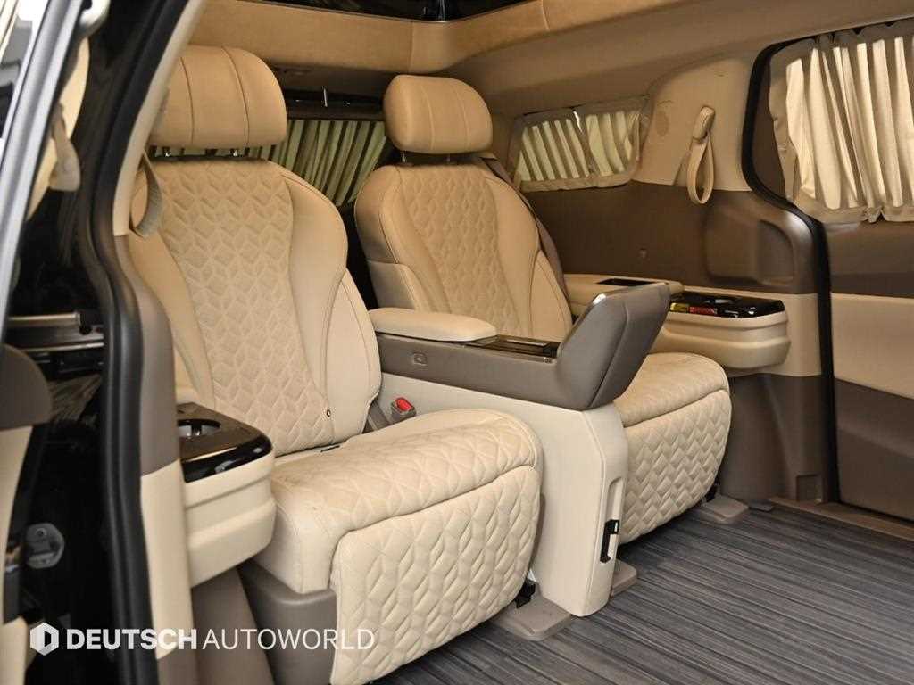 KIA Carnival - Vista 12