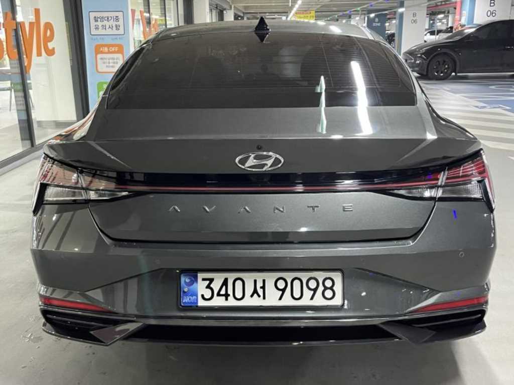 HYUNDAI Avante - Vista 5