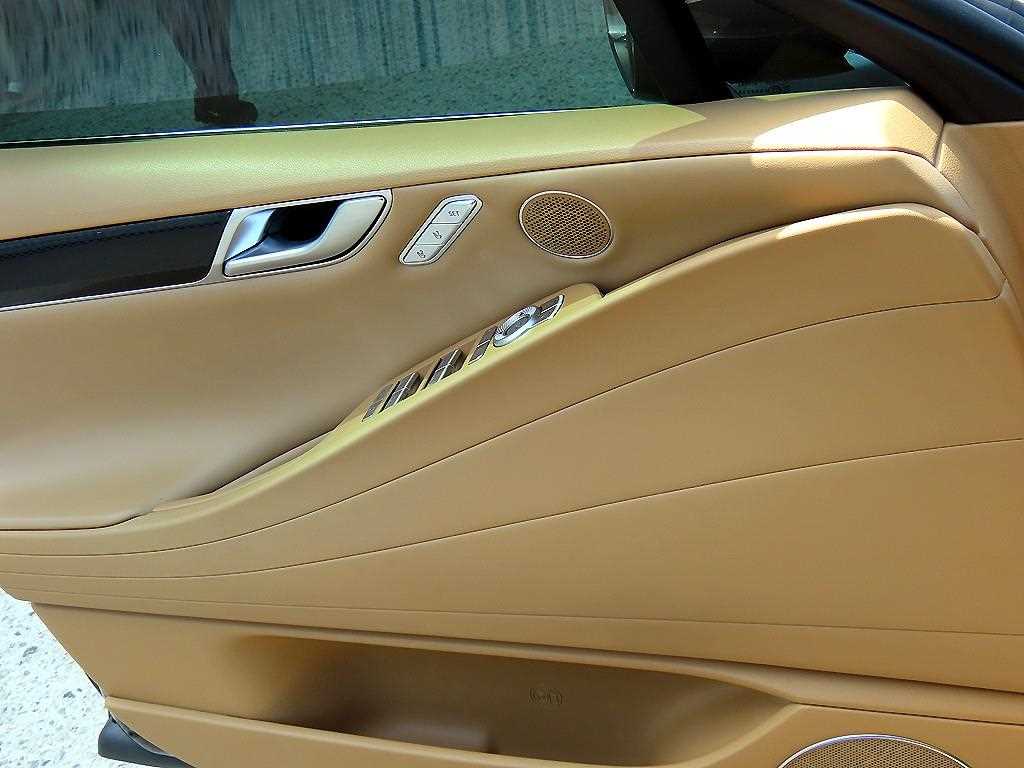 Genesis G80 - Vista 12