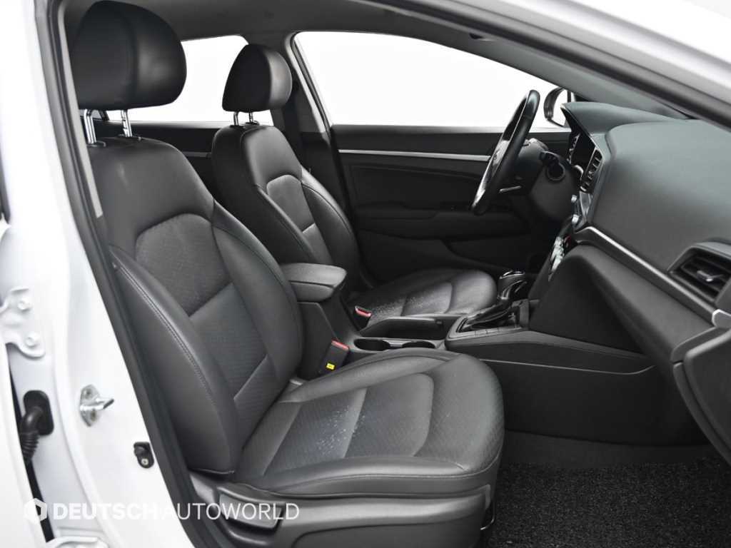 HYUNDAI Avante - Vista 10