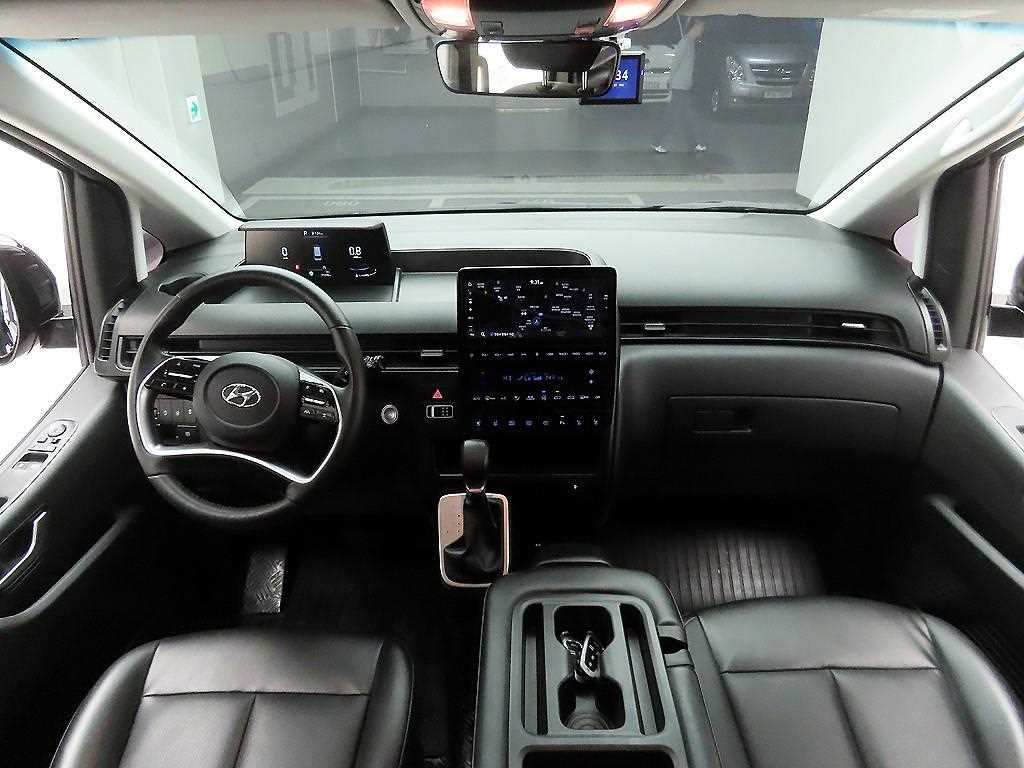 HYUNDAI Staria - Vista 8