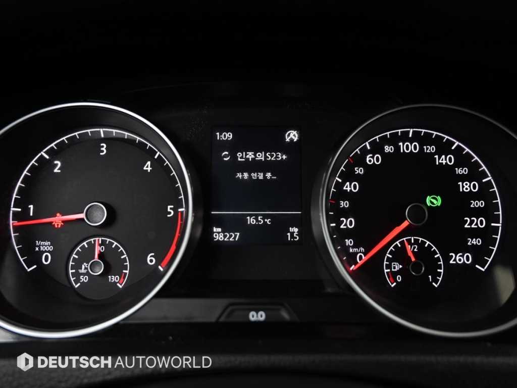 Volkswagen Golf - Vista 8
