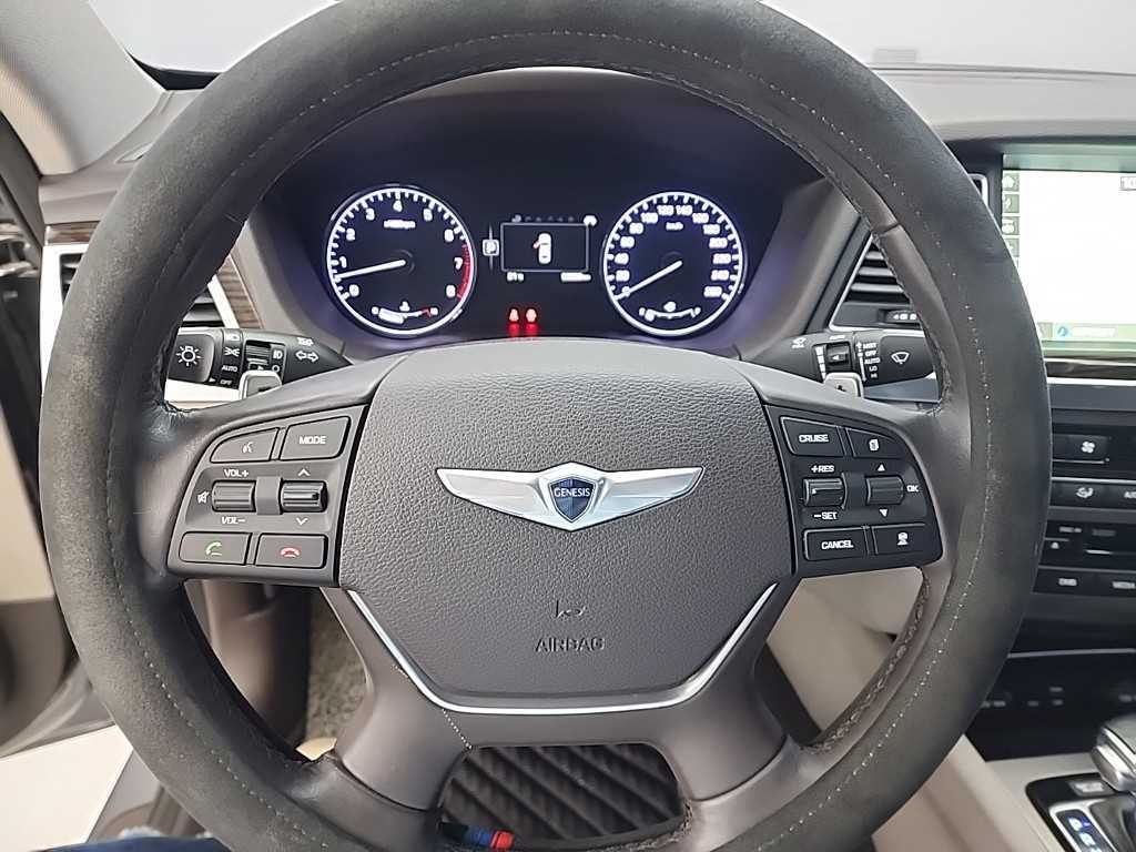 HYUNDAI Genesis - Vista 9