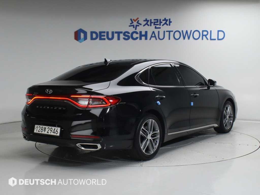 HYUNDAI Grandeur - Vista 2