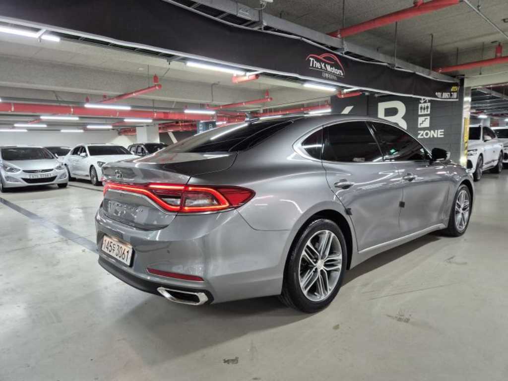 HYUNDAI Grandeur - Vista 3