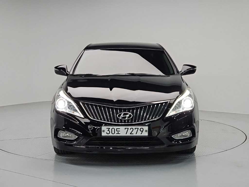 HYUNDAI Grandeur - Vista 2