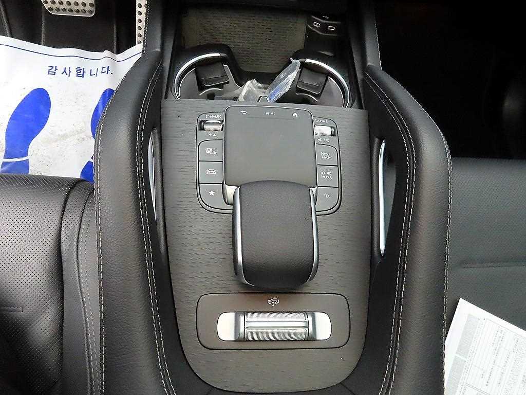 Mercedes Benz GLE Class - Vista 12