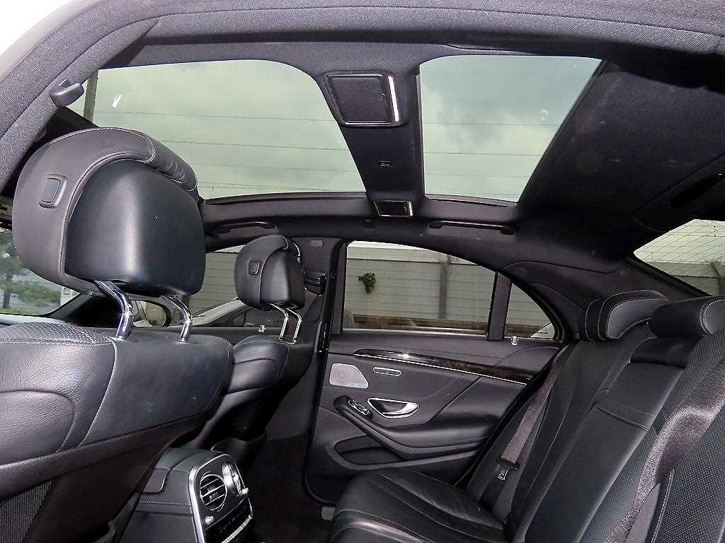 Mercedes Benz S Class - Vista 12