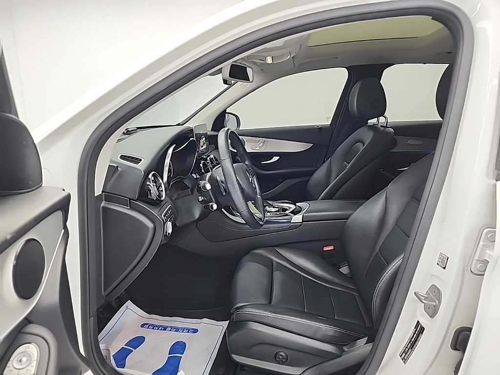 Mercedes Benz GLC Class - Vista 11