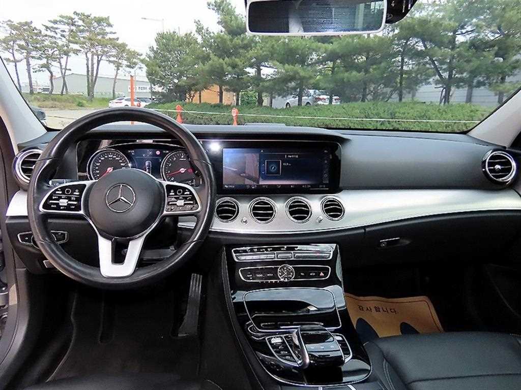 Mercedes Benz E class - Vista 7