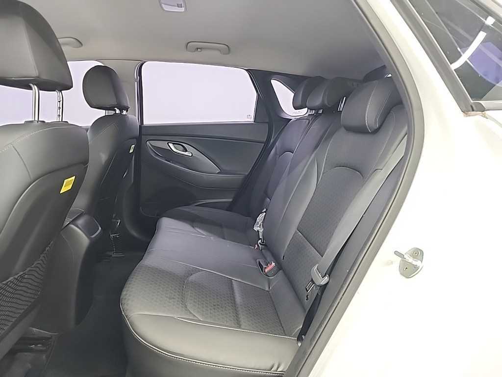 HYUNDAI i30 - Vista 12