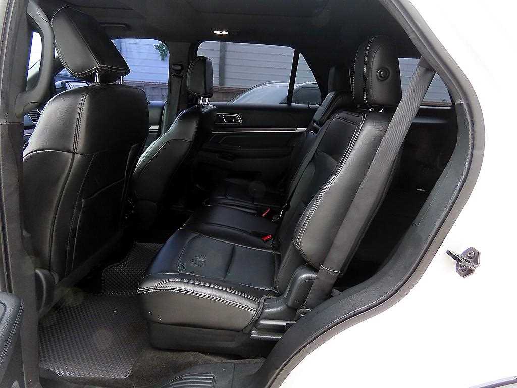 Ford Explorer - Vista 6