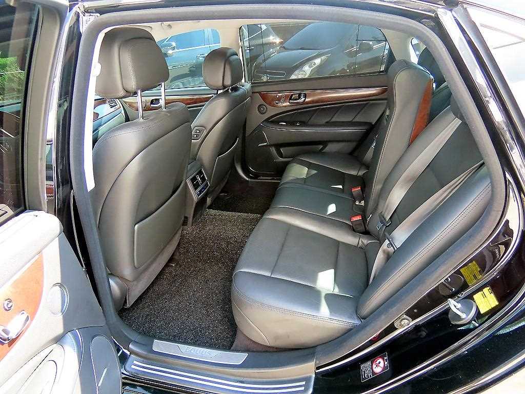 HYUNDAI Equus - Vista 6