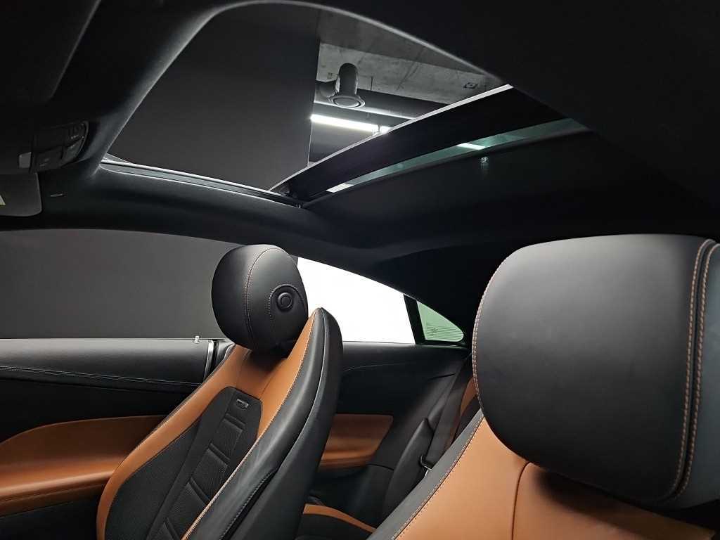 Mercedes Benz E class - Vista 12