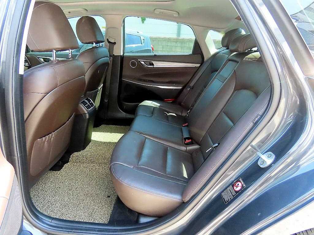 HYUNDAI Grandeur - Vista 6