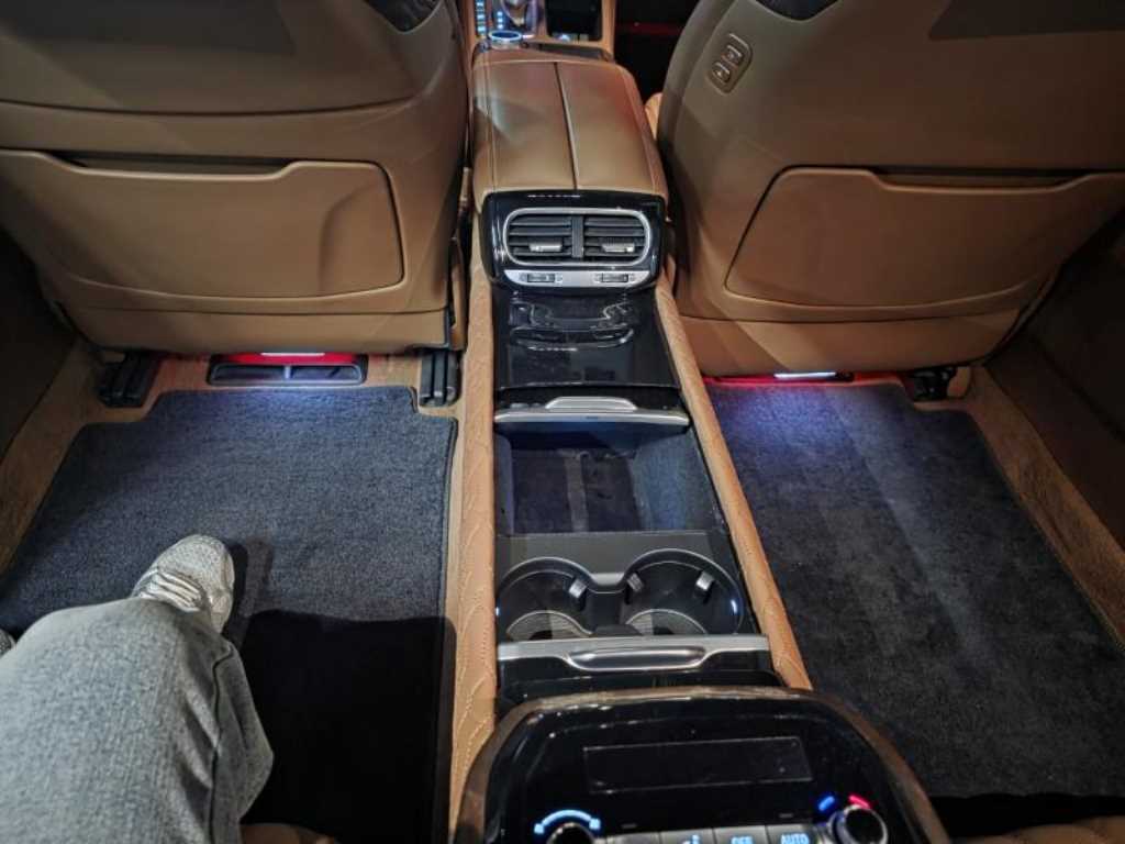 Genesis G90 - Vista 10