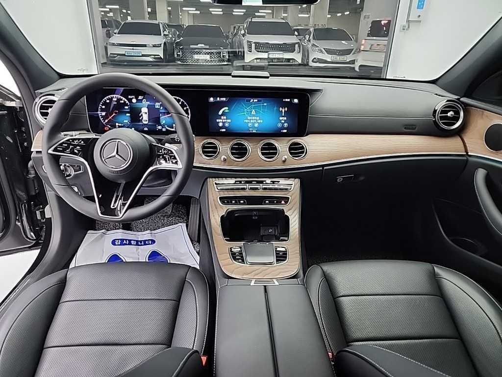 Mercedes Benz E class - Vista 7