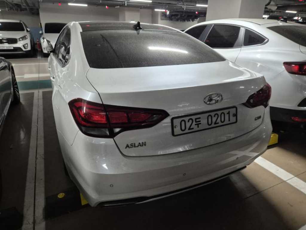 HYUNDAI Aslan - Vista 4