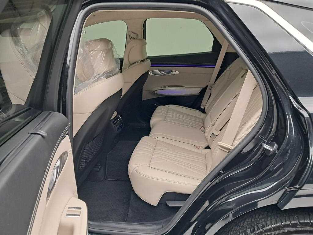Genesis GV70 - Vista 12