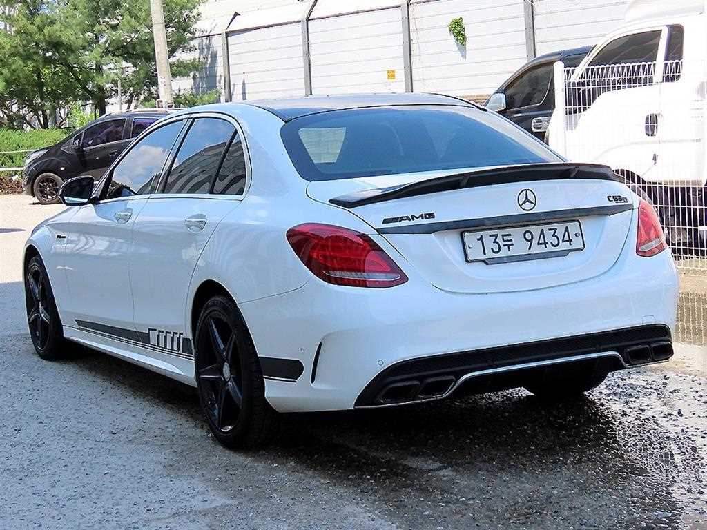 Mercedes Benz C Class - Vista 3